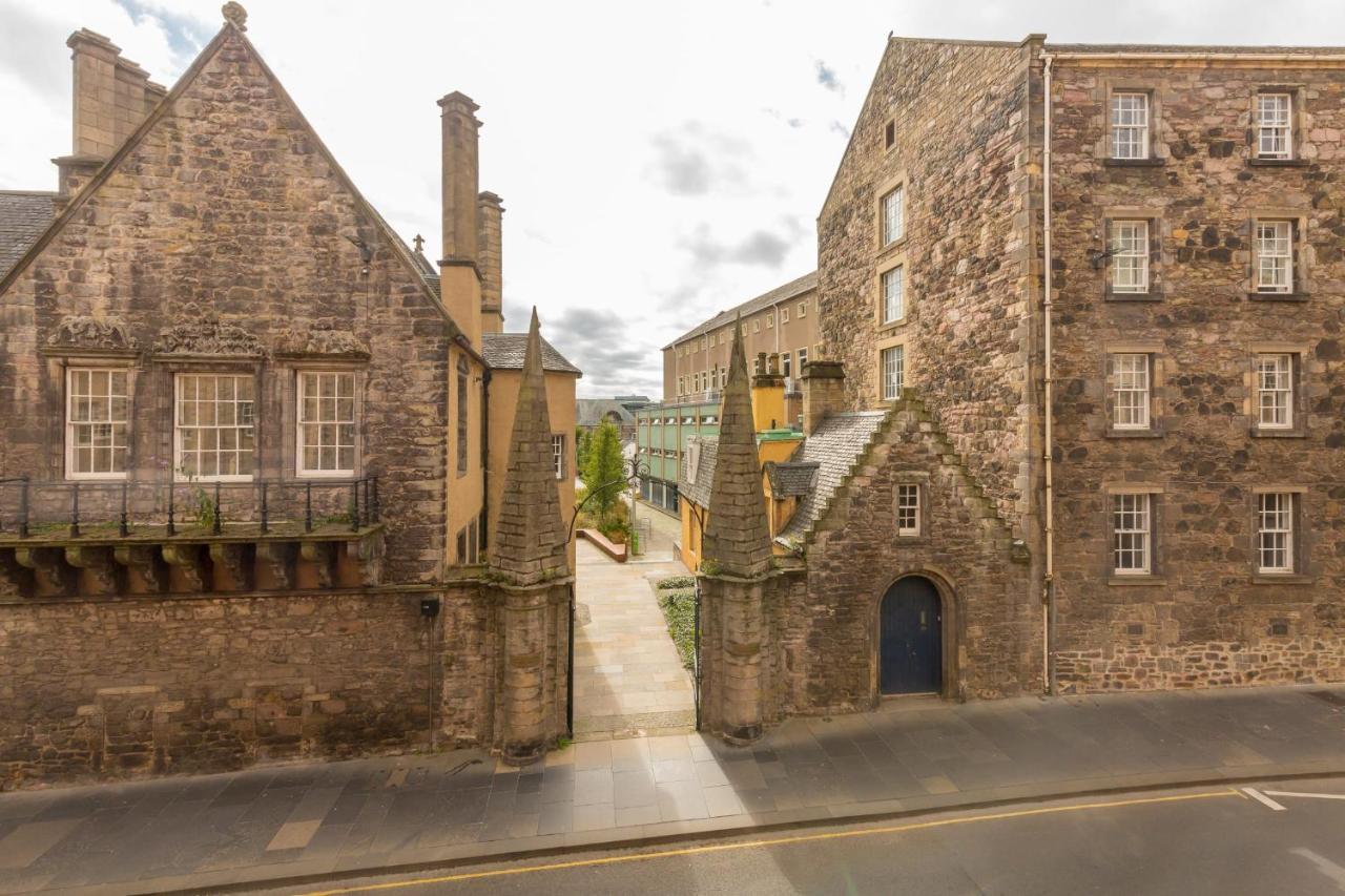 Guestready - Elegant 2Br Period Flat In Oldtown Lägenhet Edinburg Exteriör bild